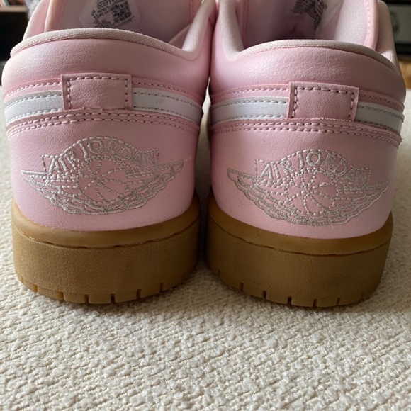 COPY - Air Jordan 1 Low 'Arctic Pink Gum' - Picture 2 of 5